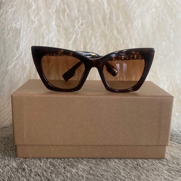 BURBERRY Logo Detail Cat Eye Frame Sunglasses Tortoiseshell